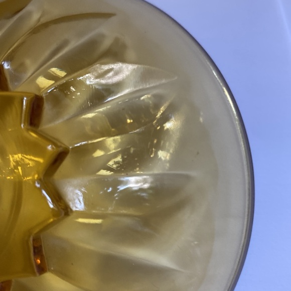 Vintage Amber bowl. - Picture 6 of 8